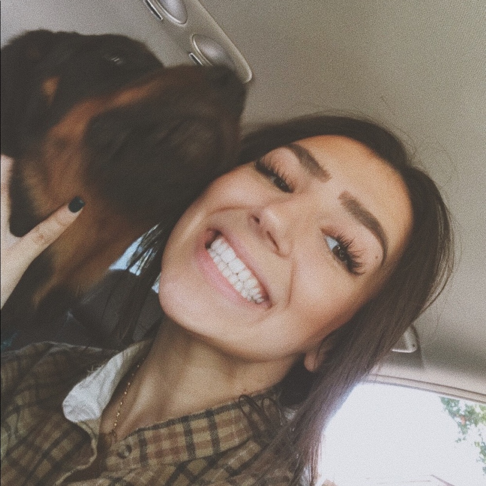 Meet your Posher, Gia